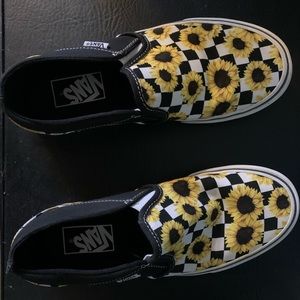 Size 7 womens slip on vans